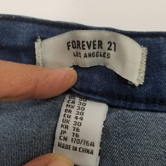 🌼6/20$🌼Forever 21 Jean's shorts size 30 - Picture 6 of 7
